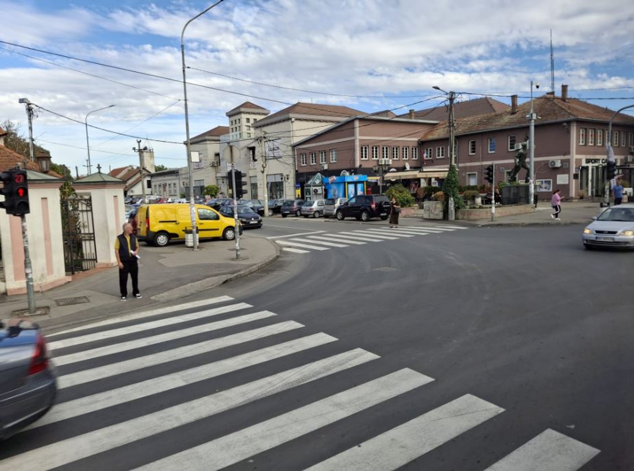 Saobraćajna nesreća u Batajnici, teško povređen mladić